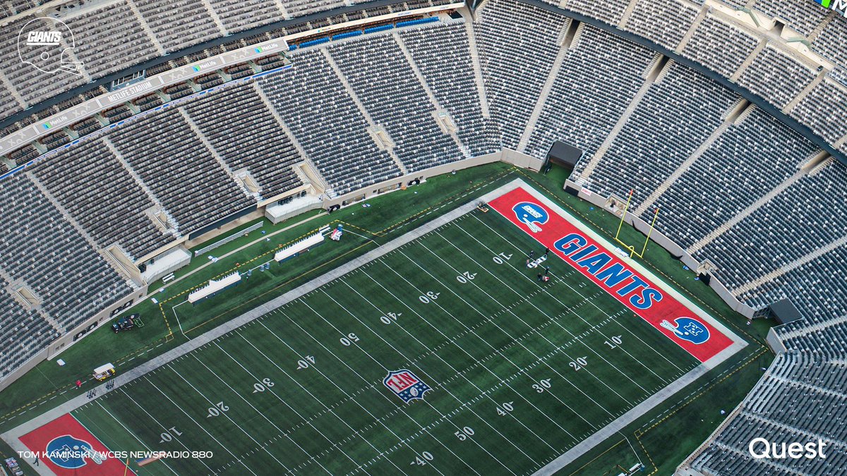 Giants's tweet photo. Stage is set for Legacy Game 👀 https://t.co/w35MIWfPnx