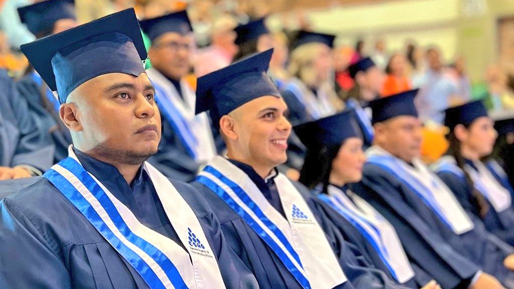 ESAPOficial's tweet photo. #GradosESAP 🎓👏 | Hoy desde la ESAP Quindío-Risaralda, felicitamos con gran alegría a los 41 graduados de pregrado y posgrado en Administración Pública en Pueblo Rico, Pereira y Armenia. ¡Ustedes hacen parte de la generación del cambio! https://t.co/ita5GaZk6M