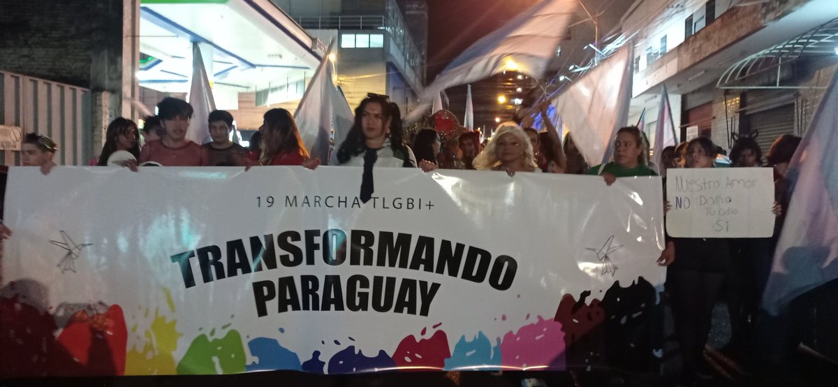 madeinparaguay's tweet photo. Marcha de la @coalicionTLGBI en el mes del orgullo en Paraguay. La colorida y alegre movilización se dirige a la plaza de la Democracia.

#MadeInPy https://t.co/NzbXiYxl4r