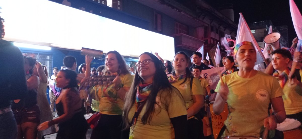 madeinparaguay's tweet photo. Marcha de la @coalicionTLGBI en el mes del orgullo en Paraguay. La colorida y alegre movilización se dirige a la plaza de la Democracia.

#MadeInPy https://t.co/NzbXiYxl4r