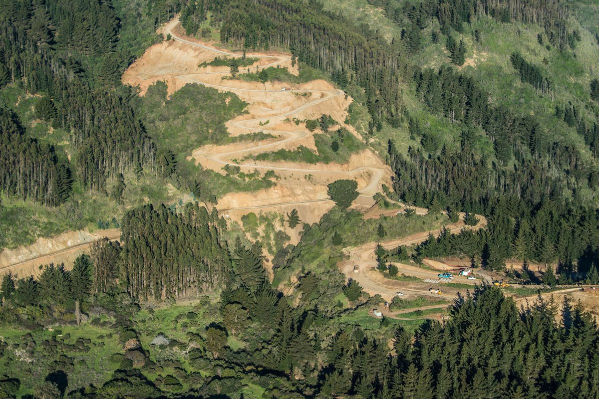 edificios feos tweet media