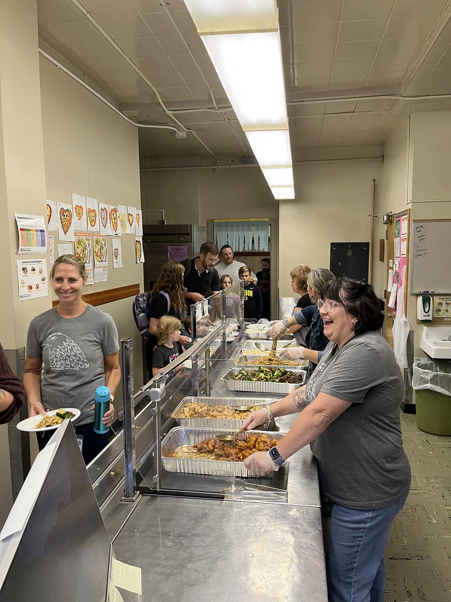 Grout_School's tweet photo. Thanks to all those who helped make Back to School night a success! So great to see so many families back in the building. @PPSConnect https://t.co/2fZNlJF4TW