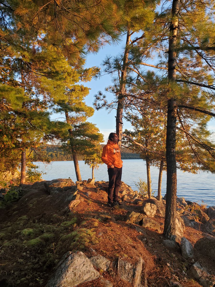 Enjoying the sunset on this special day.
Sending love and 4-second hugs to all our #IndigenousPeoples
brothes and sisters.
Lac-du-cerf, QC 🇨🇦
(My daughter's picture)
#EveryChildMatters 
#OrangeShirtDay