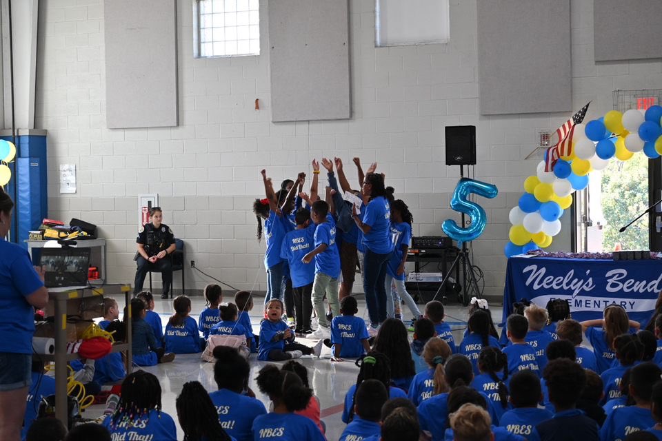 kimbullock08's tweet photo. What an amazing day @NeelysBendES #rewardschool/level5 @DrNatalynGibbs @MNPSPreK @MNPSNorthwest https://t.co/DpLhxdg7H2