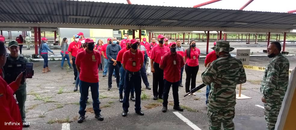 AlvarezDaniel58's tweet photo. Hoy 30/09/2022, se realizó con éxito el Simulacro Plan de Defensa, en el Edif El Menito. Ejercicio de Instrucción y organización de los cuerpos Combatientes de PDVSA para la defensa y salvaguarda de las instalaciones. https://t.co/P3YHGJzmyM