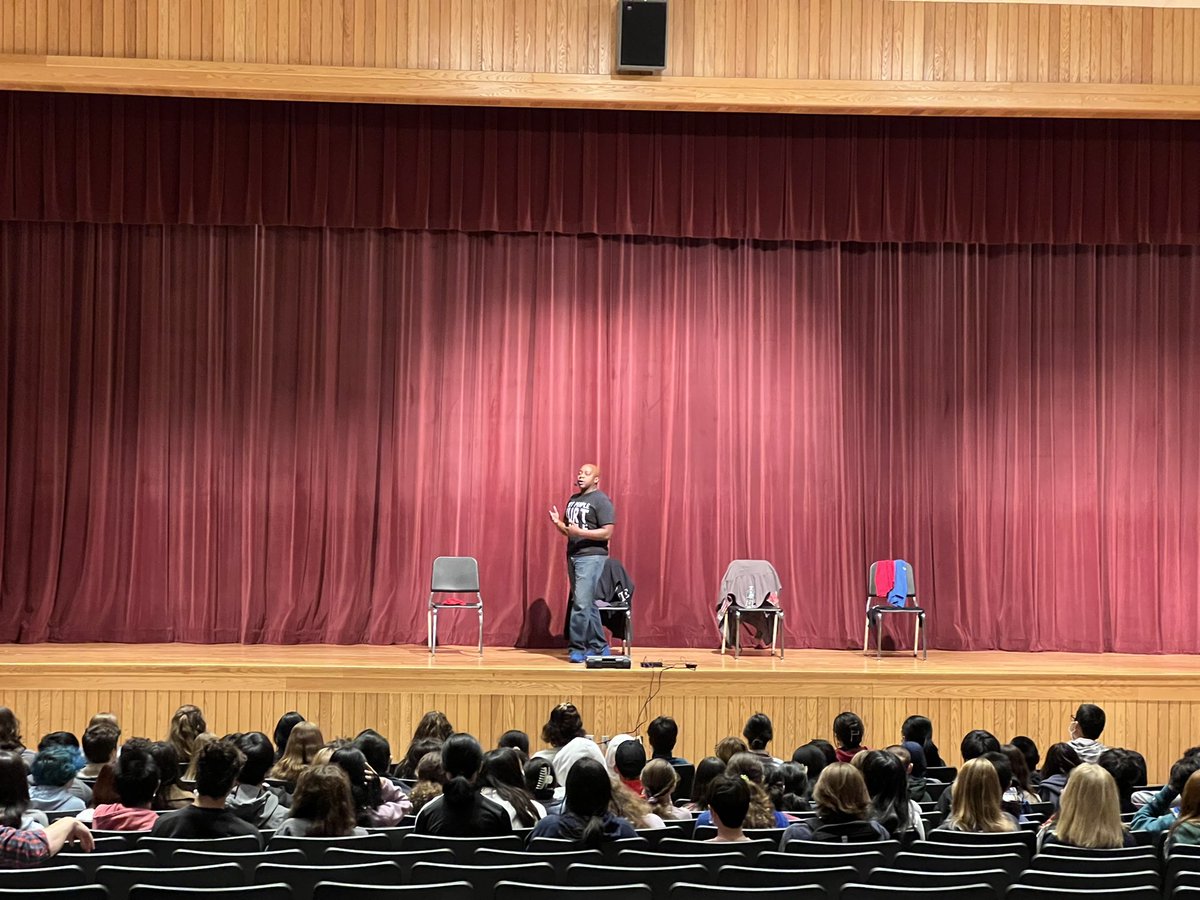 We are thankful to the PTO for the visit we had from Dr. Mykee Fowlin today.Dr. Fowlin brought an amazing performance that shared a message of inclusion, tolerance, and empathy.