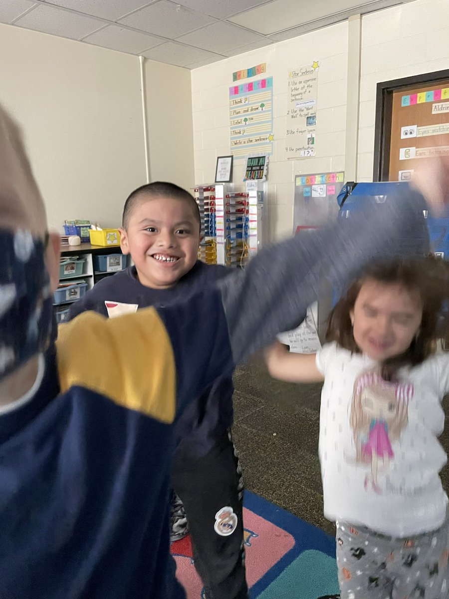 EaglesAldrin's tweet photo. The kindergarteners had an awesome job celebrating their accomplishments with the “This Is It” key. What a fun culmination of our learning. #MeantToBeEagles #weare54 #keysofexcellence https://t.co/LwGtFGf35n