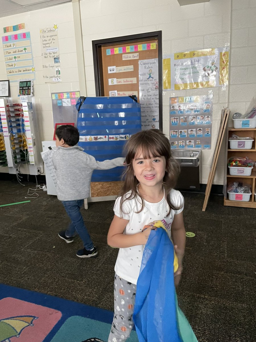 EaglesAldrin's tweet photo. The kindergarteners had an awesome job celebrating their accomplishments with the “This Is It” key. What a fun culmination of our learning. #MeantToBeEagles #weare54 #keysofexcellence https://t.co/LwGtFGf35n