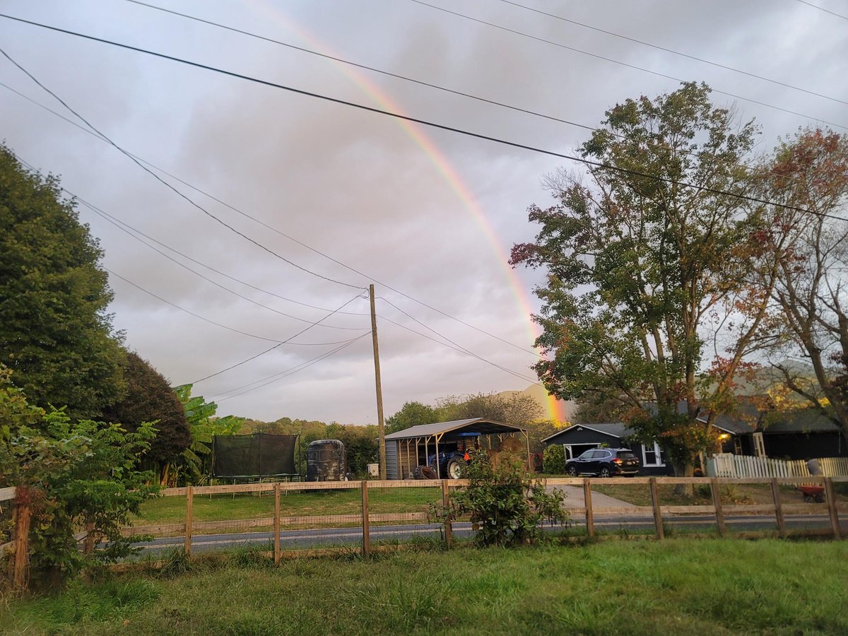 soCily's tweet photo. Home--before the storm https://t.co/HwWVOtZGzI