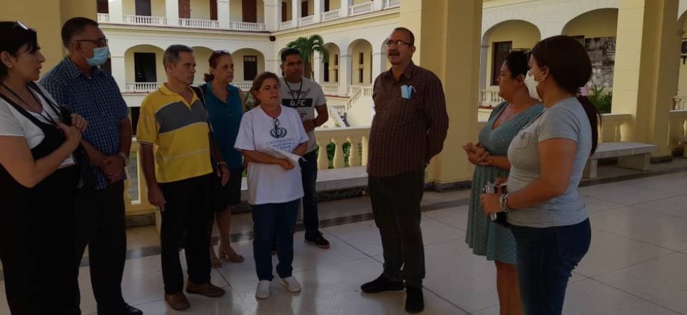 Durante el día de hoy el viceministro de #Salud, <a href="/DrReinol/">Dr.C. Reinol Delfin García Moreiro</a>, junto a otros miembros del consejo de dirección del Minsap visitaron unidades de subordinación nacional para constatar el funcionamiento de los servicios tras el paso del #HuracánIan.

👉 bit.ly/3BYfVqG