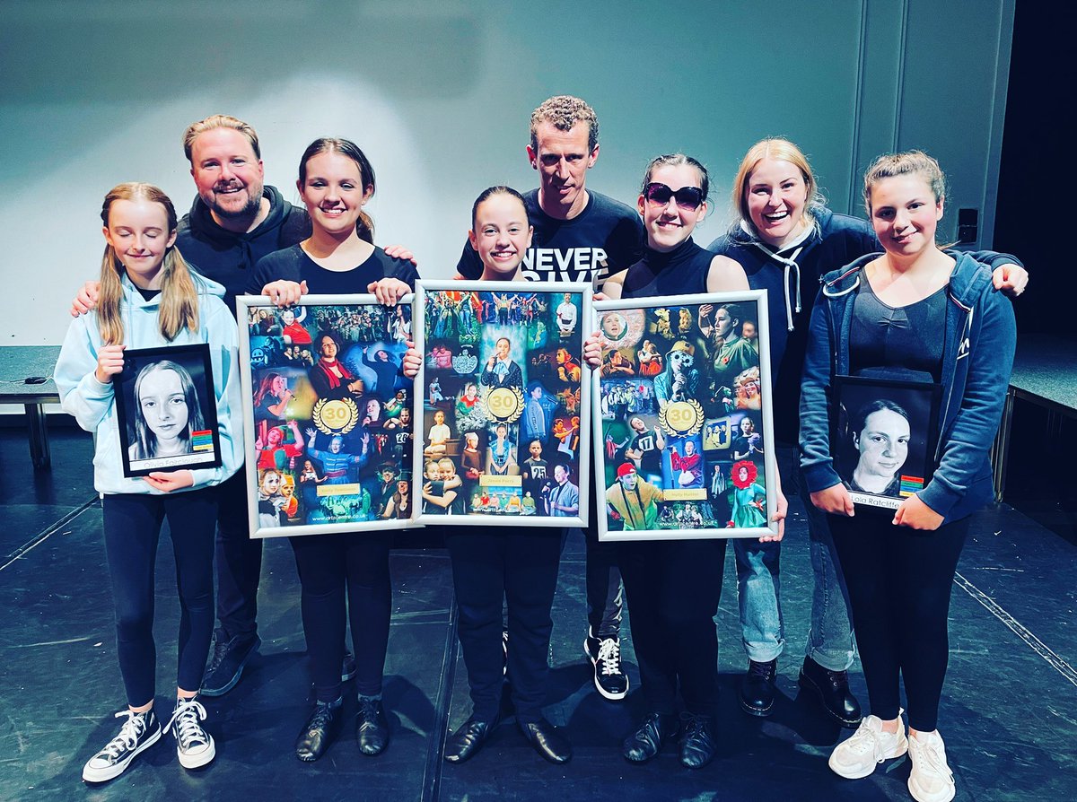 A huge night for @artzcentre as 5 giant milestones reached on one night. 2 new Chapter fifteeners and 3 incredible chapter 30s, on the opening night of our exam show. Congratulations girls. X #chapter15 #chapter30