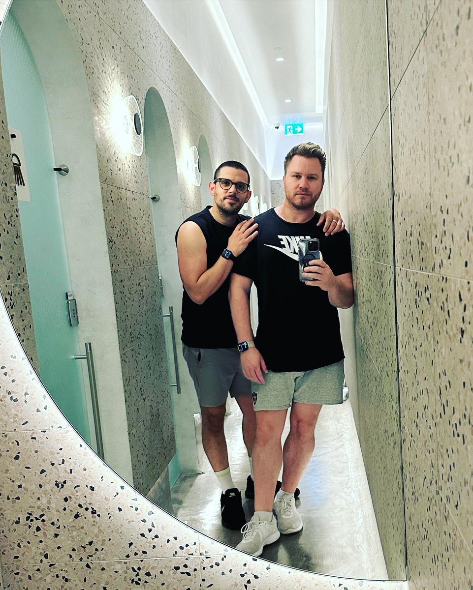 DinoJuzz's tweet photo. Saturday fitness with my fiancé
😍💍🤮🤣
#thebubbas #veganbubbas🌈 #gayengaged #fiance #gaymelbourne #gaysydney #gayfitness #fitnessplayground #fitnessplaygroundmarrickville #loveislove #mrandmr https://t.co/LmWHNPv3e0