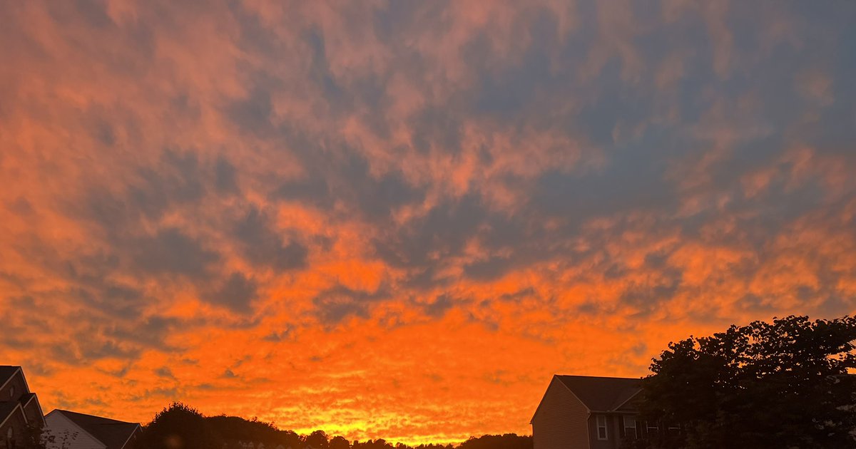 GabriellaDeLuca's tweet photo. Beautiful sunset tonight ☀️ https://t.co/uP62vBRZ6k
