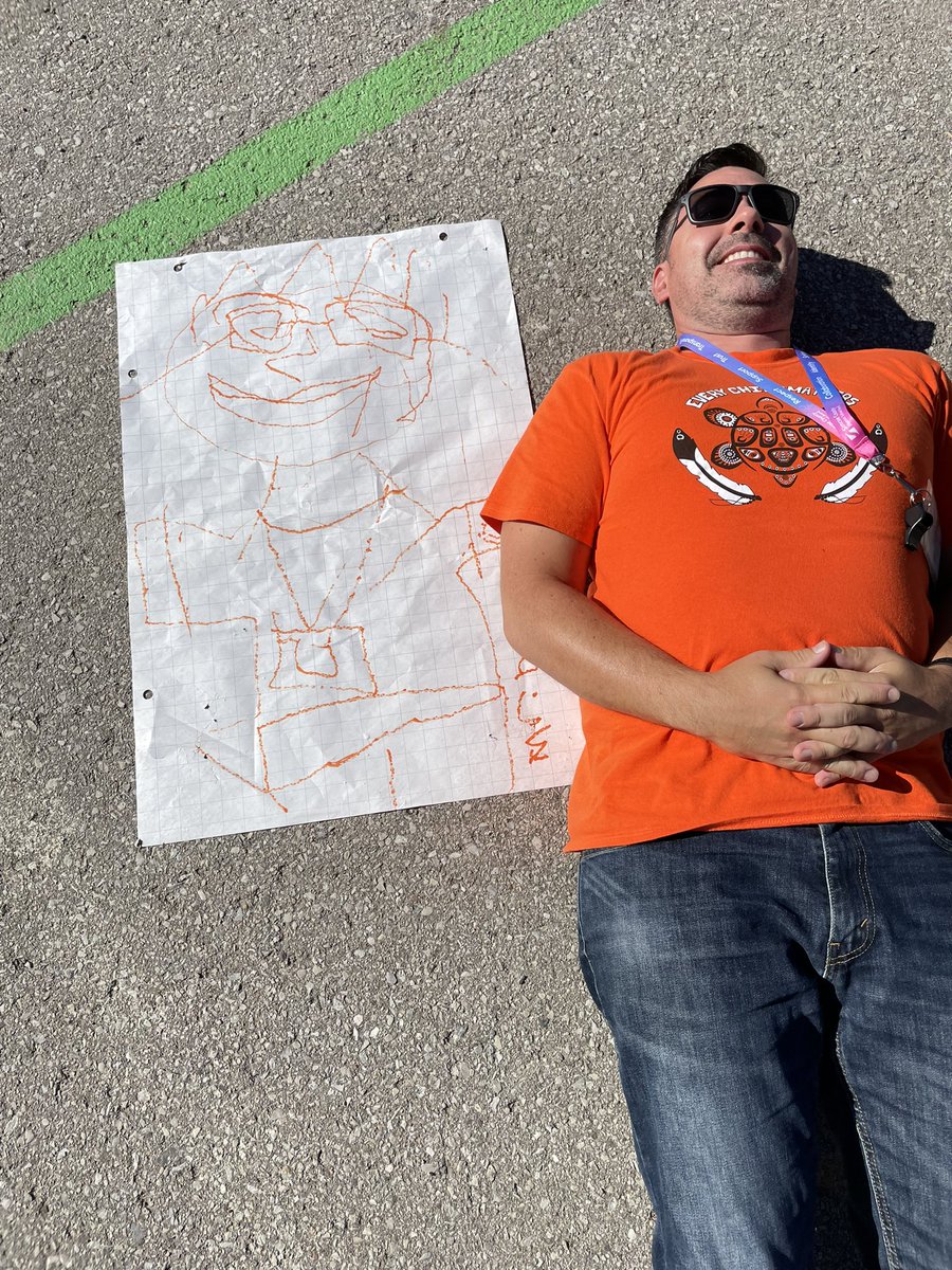 Traffordsclass's tweet photo. It was an awesome afternoon for an intermediate challenge!  “Teams working together to draw a teacher!” @boyne_river @Nicole_Graham1 #MrHall #MsWarner #MrBattaglia https://t.co/aniAs2hizz