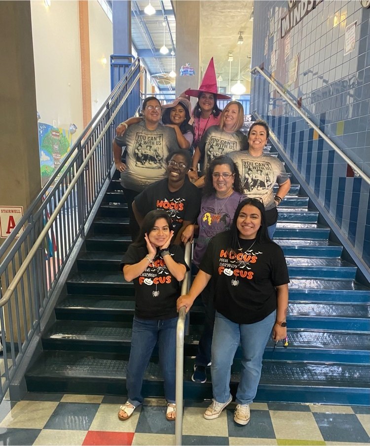swisd_she's tweet photo. Today teachers dressed the “Hocus Pocus, Everybody Focus” to end the work week!🧙‍♀️ https://t.co/HS6VzHJaef