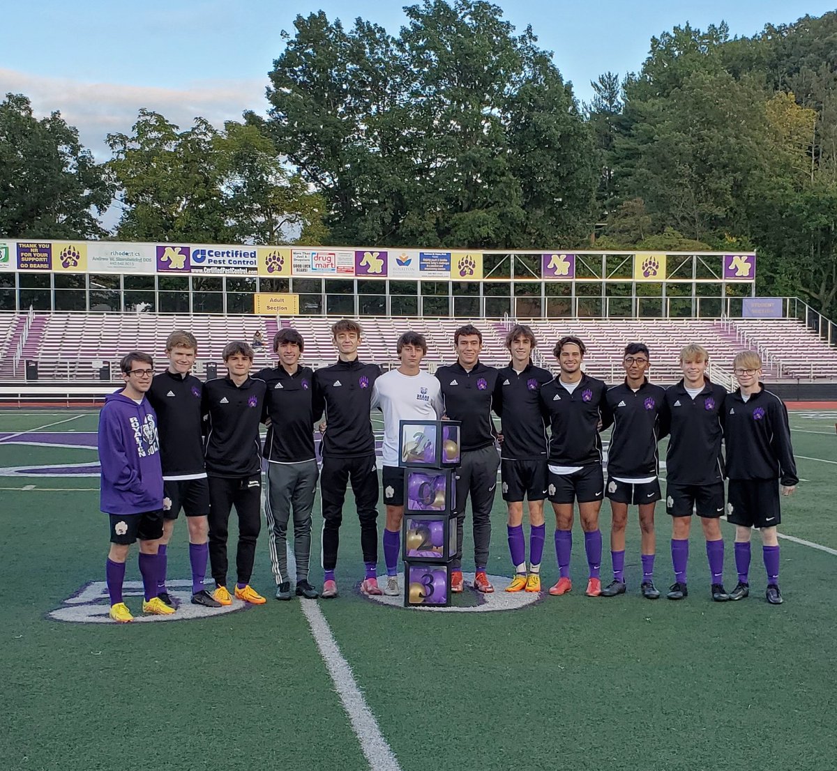 We had a great night celebrating our 12 seniors and their families.

It started with a JV intrasquad game where the Freshmen won 2-2 in PKs.

Then finished with Varsity getting the win with G/A from Likowski, Zeilman, Putnam, Murphy, Sunjervaric, Metzgier, Darby, Joniec, &amp; Miozzi