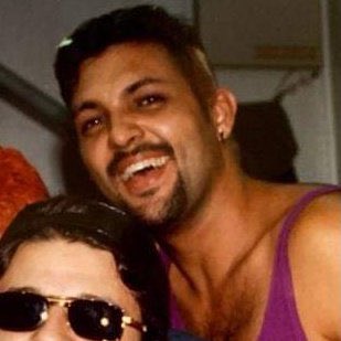 hinotofav's tweet photo. feliz aniversário serjao!!! espero que aí de cima esteja recebendo todo o nosso amor e carinho pra você, te amamos muito ❤️🪐 https://t.co/77Y8EifOq0