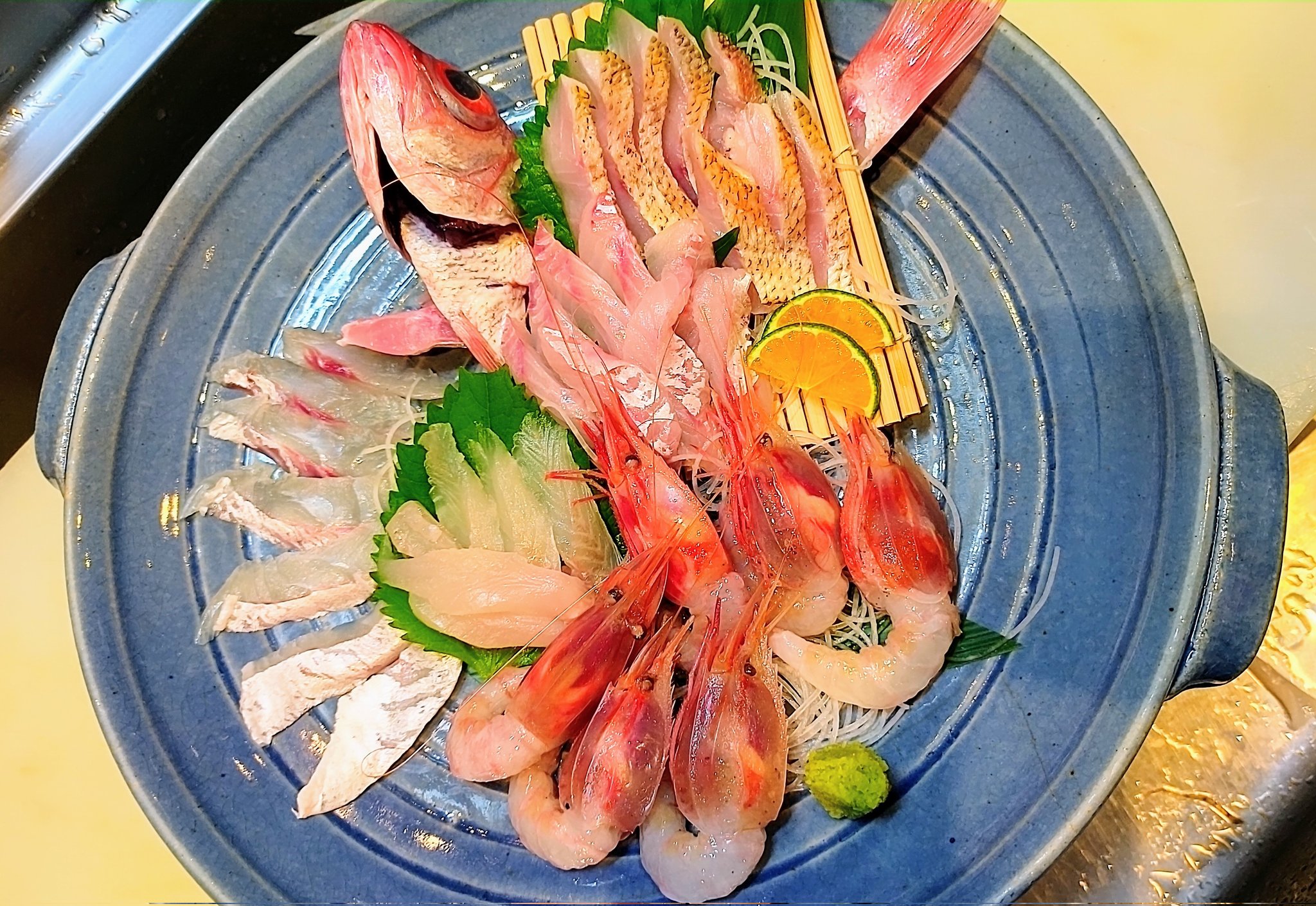 愛作 Mikawa みかわあいさく おはようござます 本日の千円定食は ホウボウの煮魚 夜のおすすめは ノドグロ 煮 塩焼き 刺身 どれも美味 自家製塩辛 私が食すぶんを抜くと残り5人前 天然トラフグてっさ1000円 ホウボウ 天然車海老 愛作 Mikawa みかわあいさく おはようござます 本日の千円定食は ホウボウの煮魚 夜のおすすめは ノドグロ 煮 塩焼き 刺身 どれも美味 自家製塩辛 私が食すぶんを抜くと残り5人前 天然トラフグてっさ1000円 ホウボウ 天然車海老
