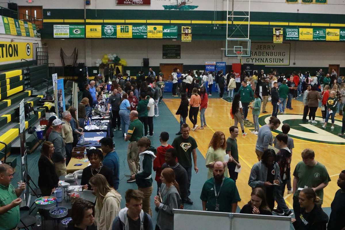 fosterk25's tweet image. GHS college &amp;amp; career fair for all jrs and srs. Students engaging at all levels with many representatives was inspiring to see.  Our entire school came together to make this day happen, so thankful to be part of the greenwave family that believes in our students and their futures!