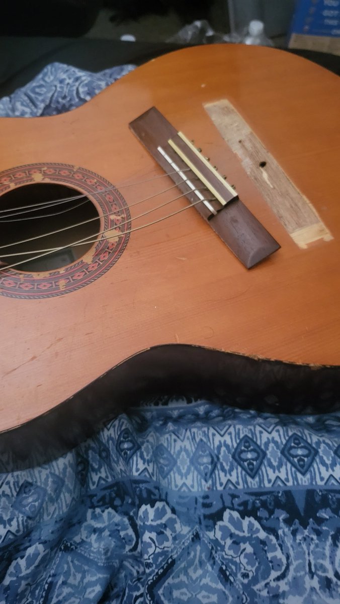 floydylan's tweet image. Ever since this guitar broke, my life has completely turned upside down...