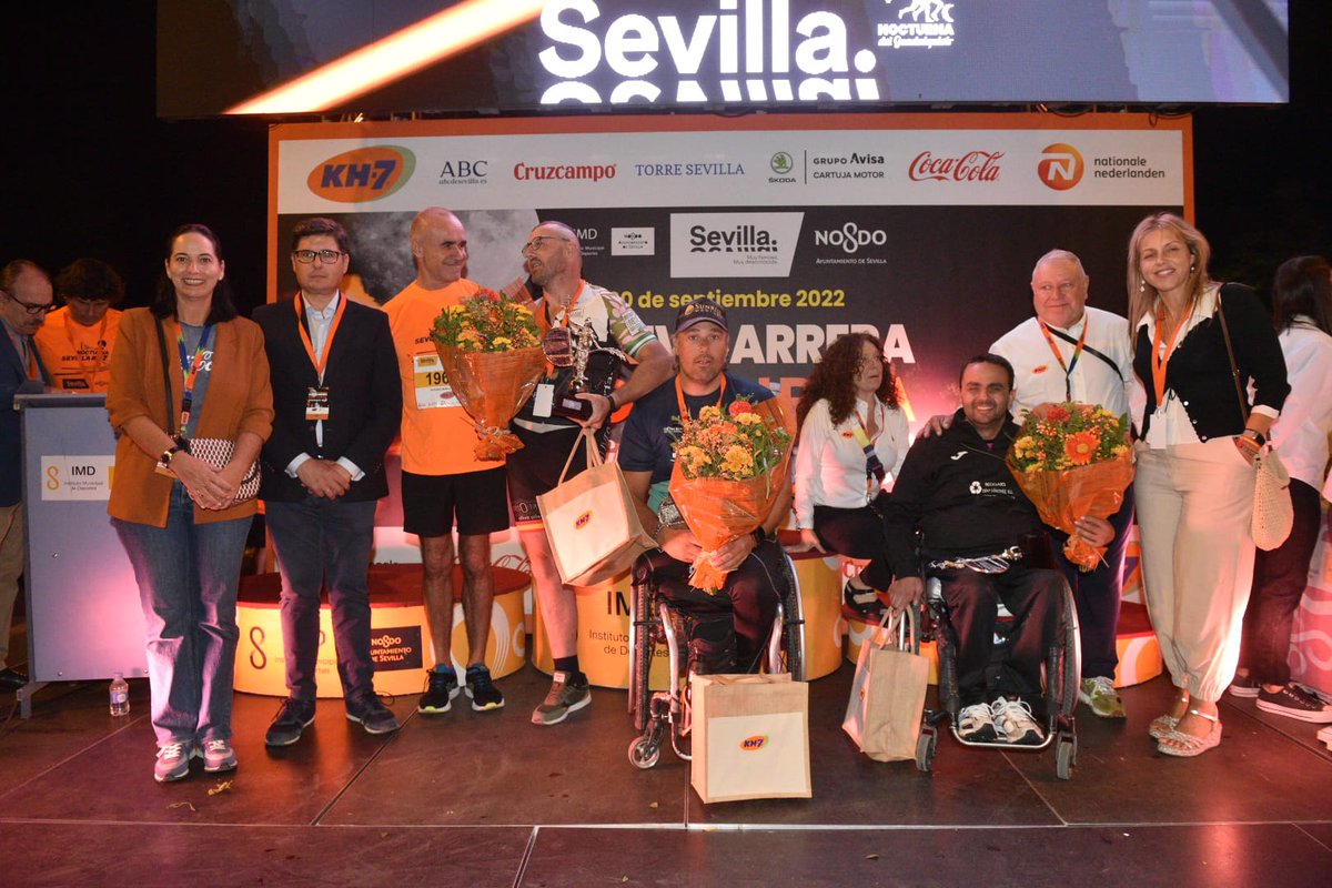 Recién llegado del Campeonato del Mundo de Remo, Javier Reja <a href="/javireja/">javier reja muñoz</a> ha sido el ganador de la #NocturnaSevilla22KH7 en handbike masculino, por delante de 
José Rocas y Manuel Campos.