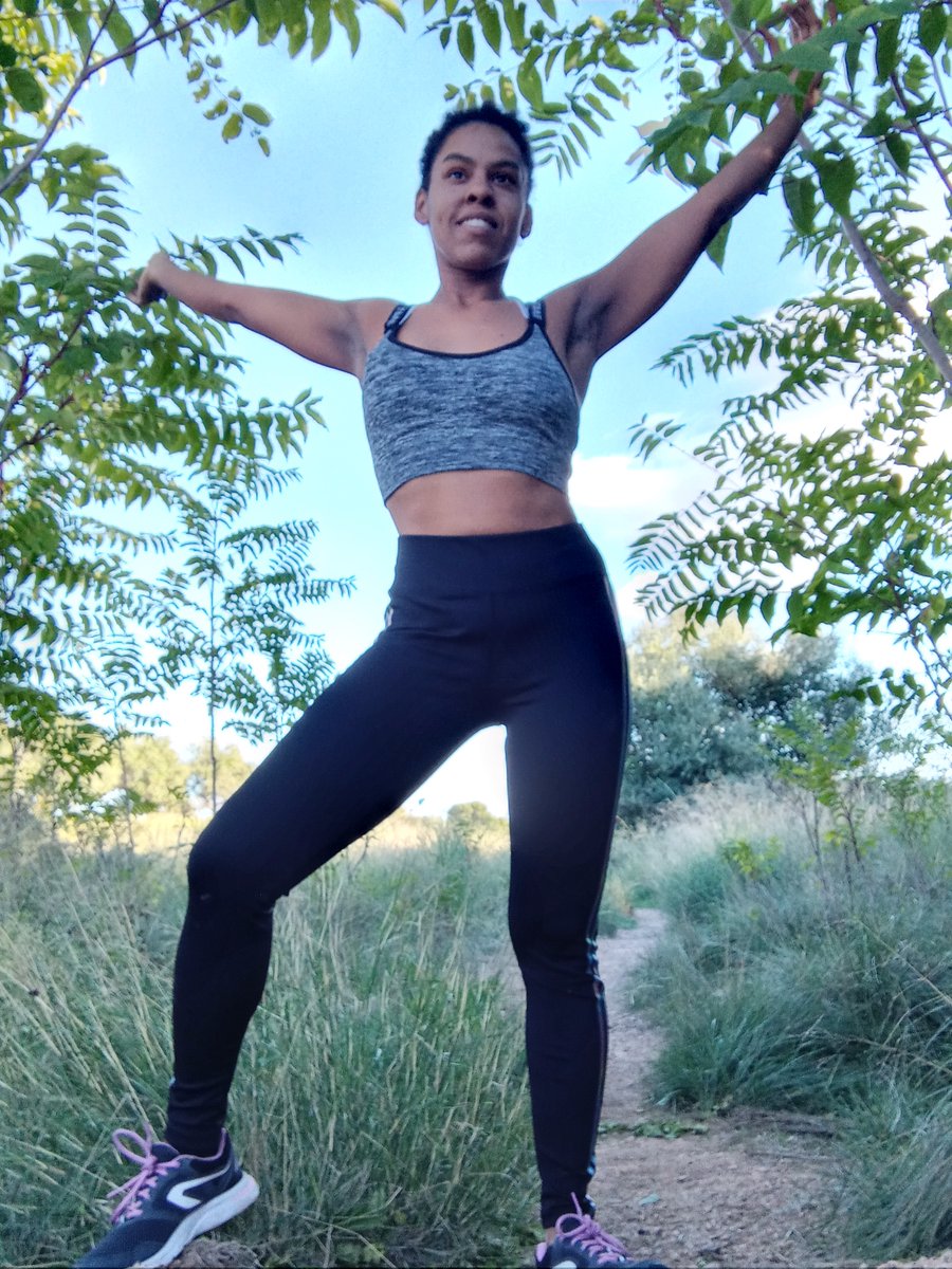 Luchiaka24's tweet photo. 🤸🏾‍♀️Mi mejor Versión🤸🏾‍♀️
De felicidad
De Naturalidad
De amor Propio
De soñar
De cumplir objetivos
De vivir
De sentir
DE fluir

y tuu?¿Cual es la Tuya ?¿

#fitness #ropafitness #salut #naturaleza #model #raning

👉🏾https://t.co/Vs7ENr47Mn https://t.co/0hG7NwDzM7