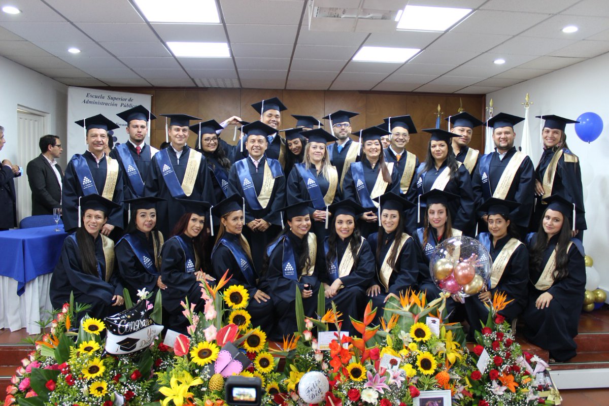 ESAPOficial's tweet photo. #GradosESAP 🎓 | Con orgullo celebramos el grado de 50 nuevos Administradores Públicos que desde la ESAP Cundinamarca reciben su título profesional.
A partir de hoy aportar��n a una sociedad más equitativa desde los territorios. ¡Éxitos! https://t.co/ILpBADMQjB