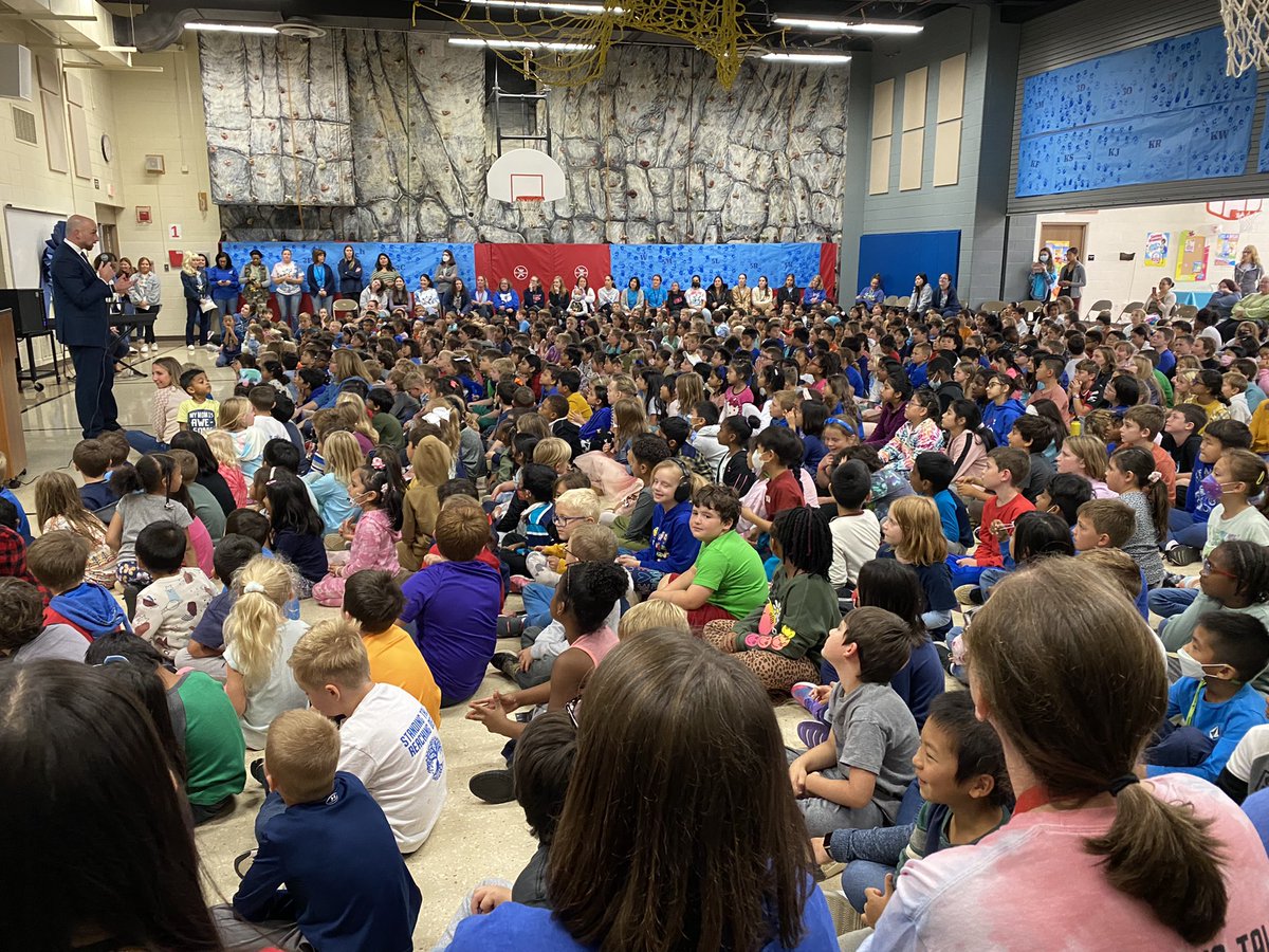 Such a fun week celebrating Blue Ribbon Week <a href="/SteepleRun203/">Steeple Run</a> #PartnersInGrowth