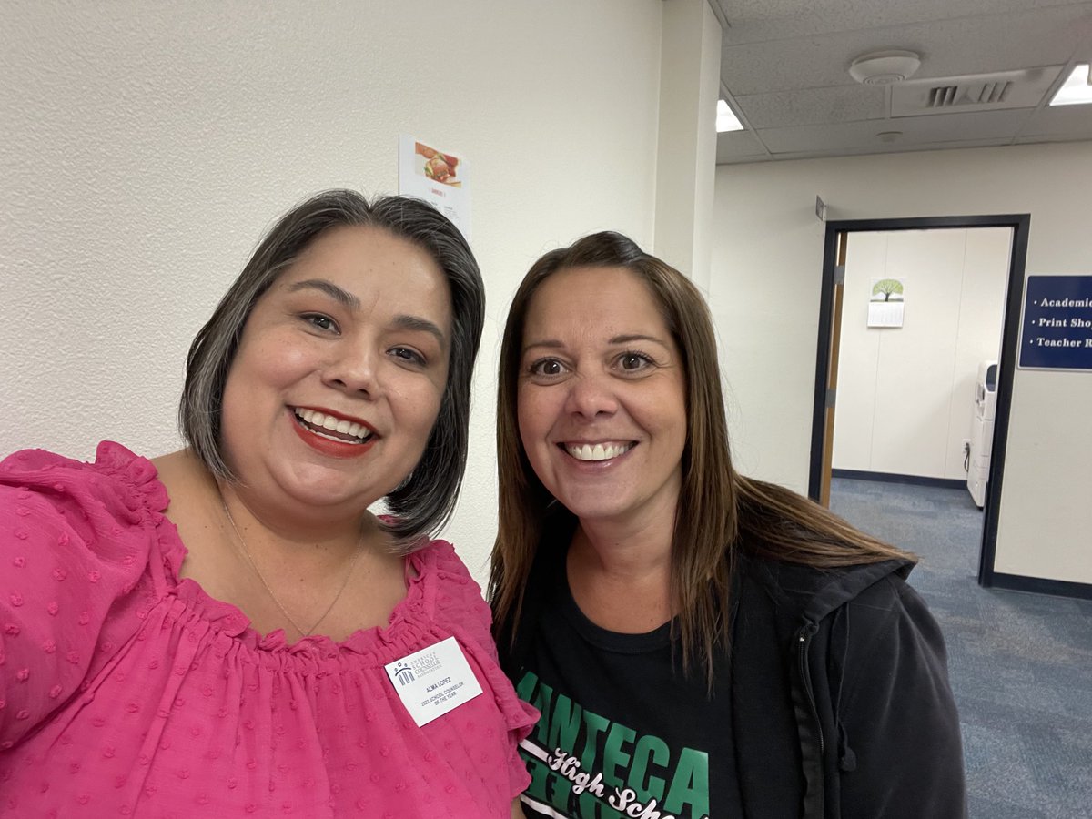 MissAlma_LMS's tweet photo. Presented on my journey to #SCOY2022 & data essentials at the Central Valley Counselor Summit. In the audience, a childhood friend & a former @LMSCougars student, both are school counselors! Attended a session led by a high school friend. Many amazing SCs in attendance ❤️ https://t.co/LsfsdHiWhJ