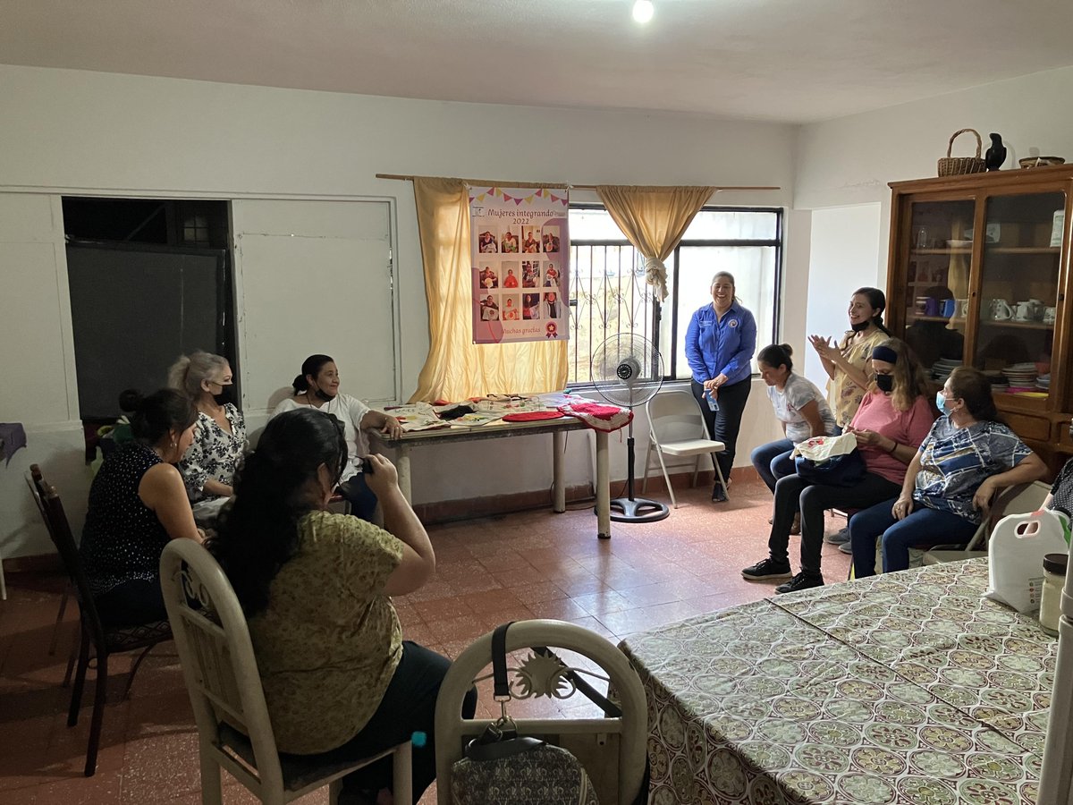 Comunalia's tweet photo. Recorrimos junto con Azucena Diaz de la @IAFgrassroots, diversas comunidades del sur y centro de México para conocer de primera mano avances de los proyectos que son parte de la Fase 2 del Fondo Comunidades Activas.
#ComunidadesActivas #DesarrollodeBase #FilantropíaComunitaria https://t.co/4MDmRXNzr2