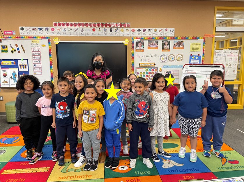 HJM_Sanchez's tweet photo. It was a great week to be a Stevenson Superstar! Had the opportunity to read to Sra Salcido’s Kindergarten Dual Language class, chat with some 3rd grade mathematicians, and spend time with the incredible leadership team. @TheBSD405 #creatorsoftheirfutureworld https://t.co/bgTbhxPPyL