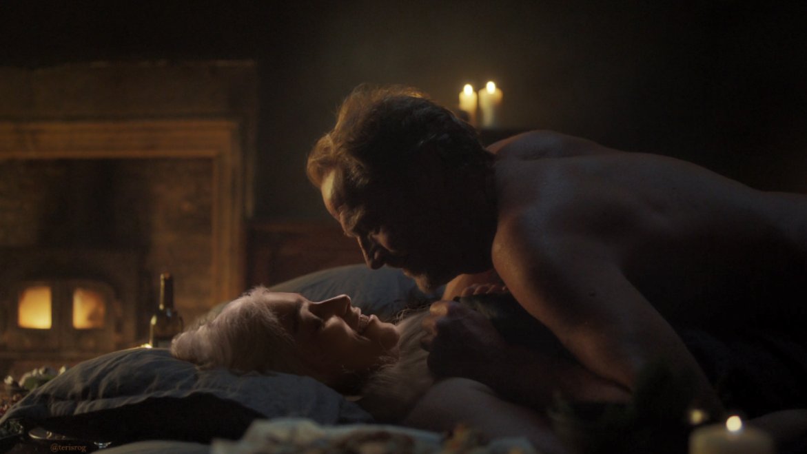 subtilia's tweet photo. D: How should we say goodbye to #SexySeptember, Jorah?
J: The right and best way possible, khaleesi.
#Jorleesi4ever #FriskyFridayFarewell #SexySeptember https://t.co/0ORnNIoBcI