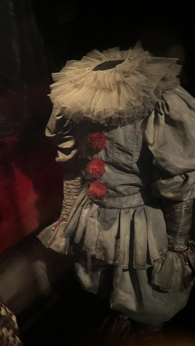 henriqueamorfra's tweet photo. Pra quem é fã de filme de TERROR assim como eu, indico a exposição imersiva que tive o prazer de ver hoje no #ParqueDoTerror #ParqueDoTerrorWB no #ShoppingVilaLobos
Muito Bom !!
#Terror #FilmeDeTerror https://t.co/oeVtdJQRTH