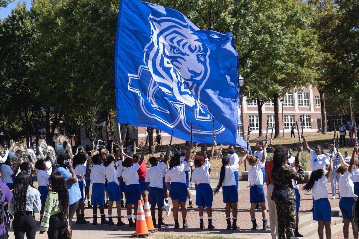 TSUedu's tweet photo. The AOB and TSU cheerleaders  had The Land of Golden Sunshine rocking during the John Merritt Classic pep rally! @tsuaristocrats @TSUTigersFB https://t.co/2VYnQ5CduM