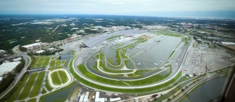RacingRT1's tweet photo. Daytona has lost the track https://t.co/mtKvQdXeNx