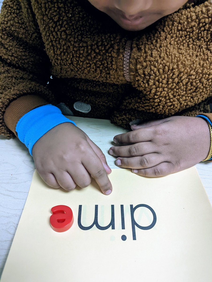 Decoding silent e words by turning CVC words into silent e words! The kids are SO proud of their growing reading skills!💪🏽📚<a href="/Creeksidetweet/">Creekside ECS</a> #WEareLakota #NeedtoSucceedCECS