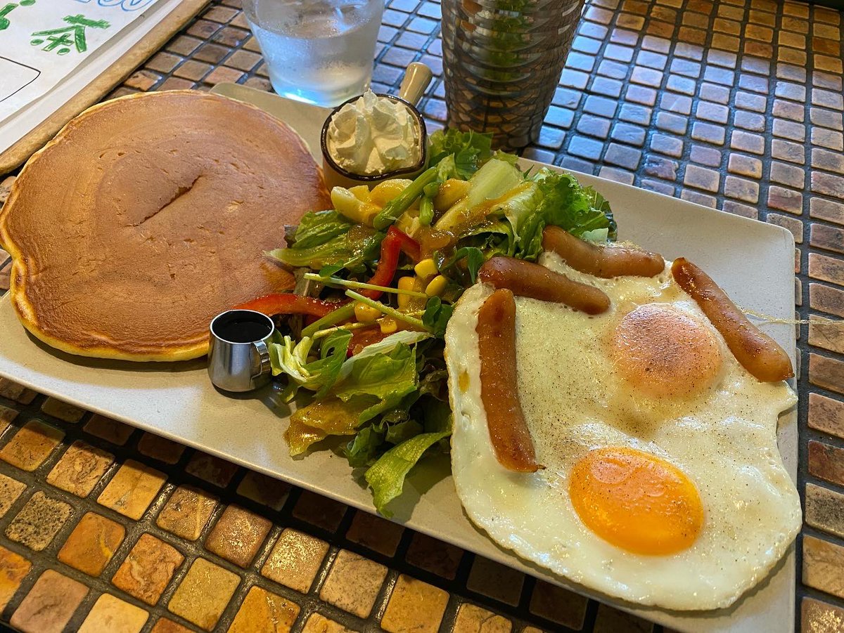 Thaigunpla's tweet photo. ベストシーズン到来！
家から30分ぐらいの「山カフェ」でモーニング(^-^) https://t.co/BLviWhIGmU