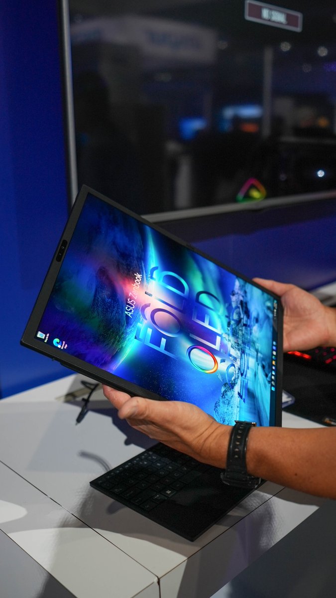 ASUSUSA's tweet photo. At @Intel Innovation attendees had a first hand experience with the innovative #Zenfold 17 Fold OLED!

Learn more about this game changer 👇
US: https://t.co/9Uq5CWYCZR
CA: https://t.co/YxbkXNjr13 https://t.co/ZTLBduNqPO