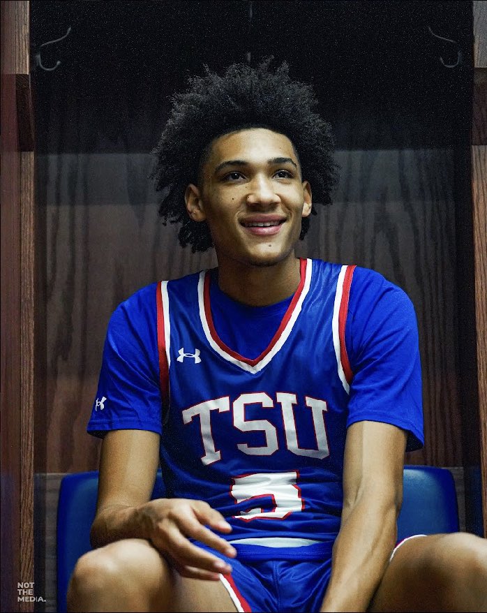 Had a amazing time on my unofficial visit to tennessee state university! Big thanks to <a href="/RussWillemsen/">Russ Willemsen</a> <a href="/coachpenny1/">Brian “Penny” Collins</a> for a great time! @Power_Circle_KY <a href="/NextUpRecruits/">NextUpRecruits</a> <a href="/KY_PrepReport/">Kentucky Prep Report</a> <a href="/KYINhoops/">𝙆𝙚𝙣𝙩𝙪𝙘𝙠𝙞𝙖𝙣𝙖 𝙃𝙤𝙤𝙥𝙨</a>