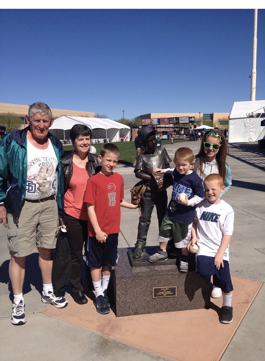 coolmom_karen's tweet photo. Seattle Mariners baseball…from one generation to the next. 
Grandpa and grandma taught our kids well.
@Mariners https://t.co/sR5ZDLMkgL