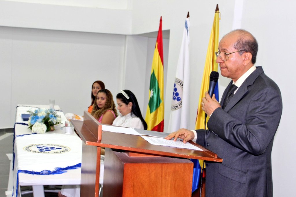 ESAPOficial's tweet photo. #GradosESAP |👩🎓👨🎓 En Cartagena, la ESAP Bolívar graduó en posgrado a dos Esp. en Finanzas Públicas, un Esp. en Proyectos de Desarrollo y un Mgtr. en DD.HH., Gestión de la Transición y Posconflicto; quienes son el ejemplo de que con educación aportamos al desarrollo social. https://t.co/lDYuIlROe2