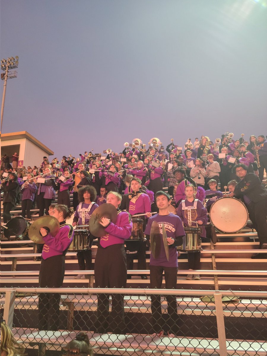 Live having the 8th graders out with us! #FutureRaiders #ReynProud <a href="/ReynSchools/">Reynoldsburg City Schools</a>