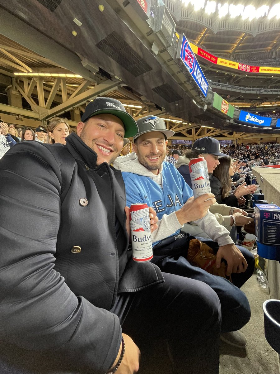 Chasefor62's tweet photo. We out here!! @BudweiserCanada @BlueJays #thatswhatbudsdo #NextLevel https://t.co/EC7uRV6KI5