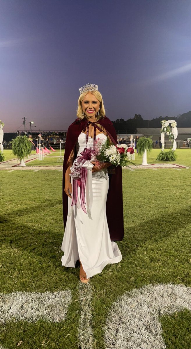 EuporaEagles's tweet photo. Congratulations to our 2022 Homecoming Queen Lillian Winter! #HomeSweetHomecoming https://t.co/szKl1x70i6