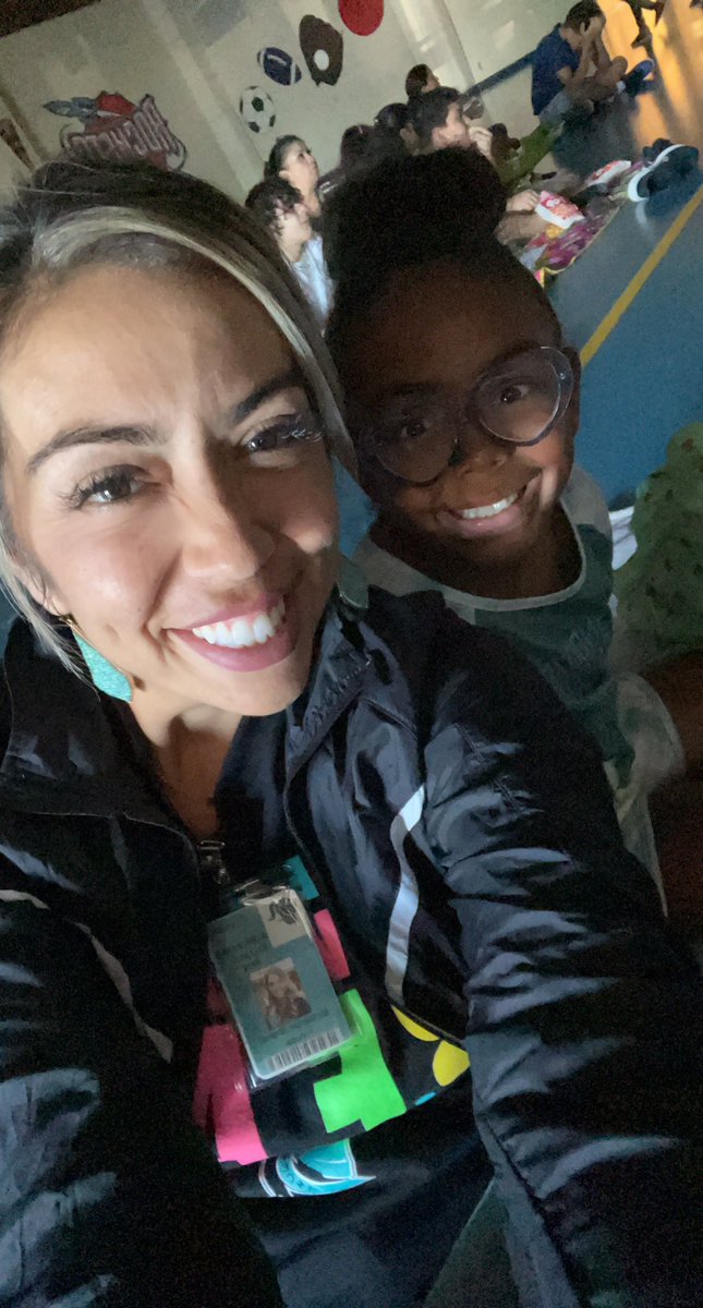 Movie Night 🍿 <a href="/hearnehusky/">Hearne Elementary</a>! Such a fun evening with my best girl🥰. #aliefproud