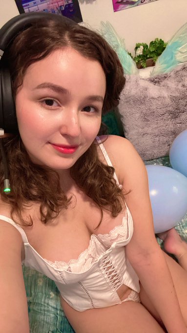 I’m live for @sexlikereal tonight! Wanna come check it out? https://t.co/e3Y4kYa8IG https://t.co/0w5