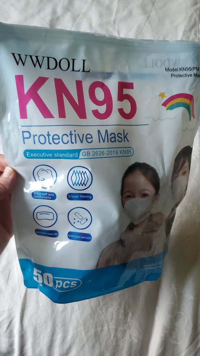 m3dusamp's tweet photo. @maskblocpdx There are 4 different colors. Light pink, cranberry, navy blue and sky blue. https://t.co/VAUQnSZ3rH