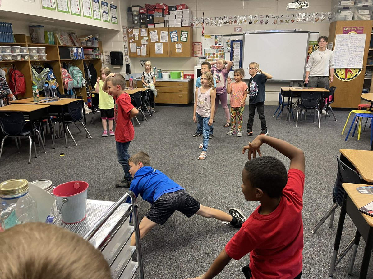 marciewarner28's tweet photo. @CentralPauline 2nd graders had SO much fun with @warutheatre students today playing wax museum and other games! #wearePC #PCStrongerTogether #PCMissionPossible https://t.co/XHKok4GNHy
