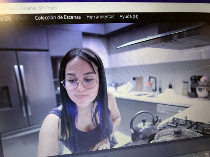 Ven al stream, toy cocinando 😬 https://t.co/PUWJPjgaP4