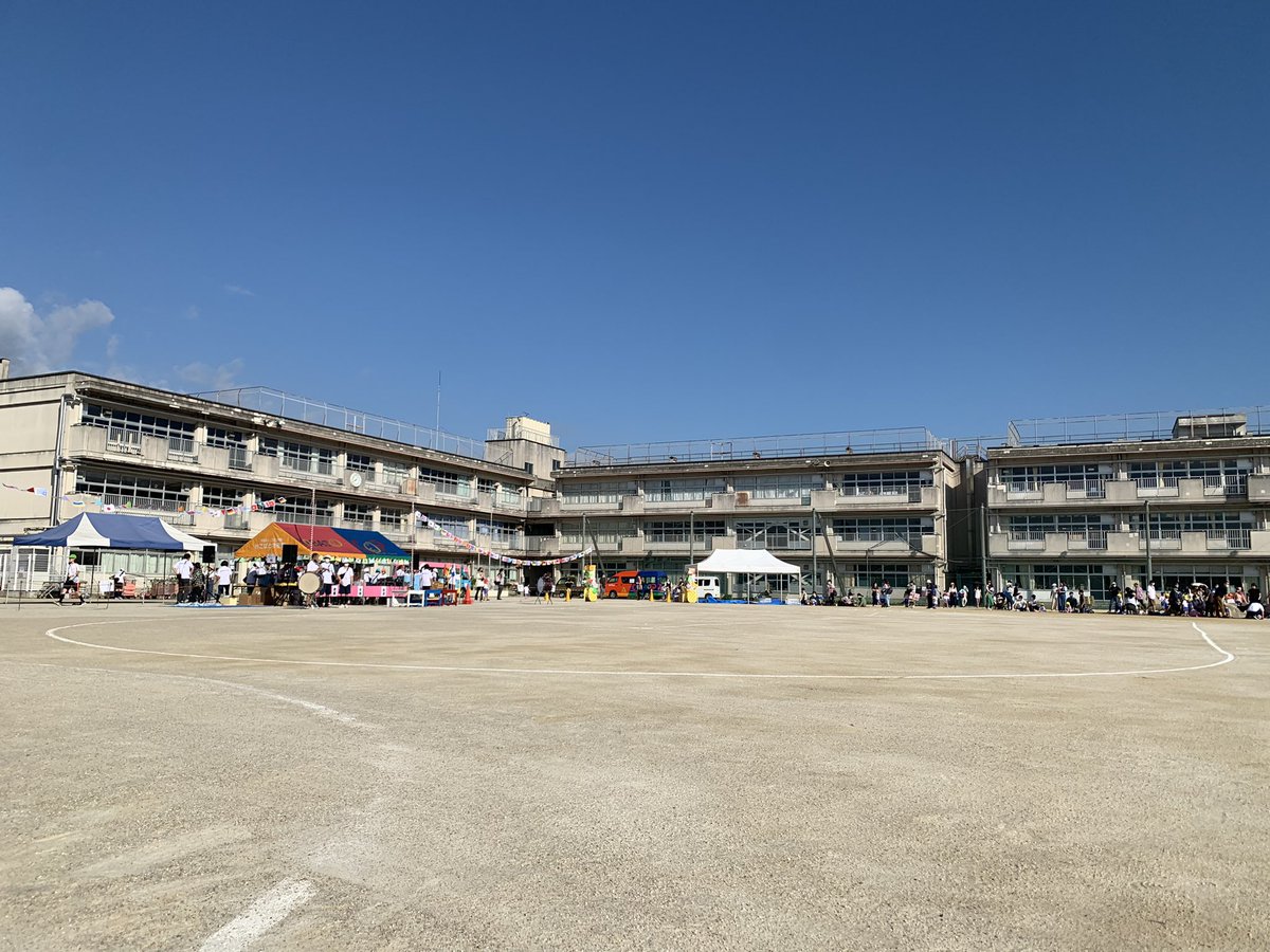 zo___3's tweet photo. 母校で自分の子供が運動会してるの感慨深い https://t.co/zoYfR2vj9I